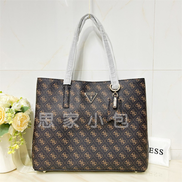 Сумка Guess
