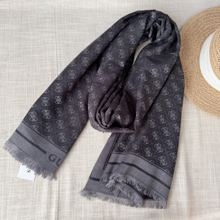 Платок Guess
