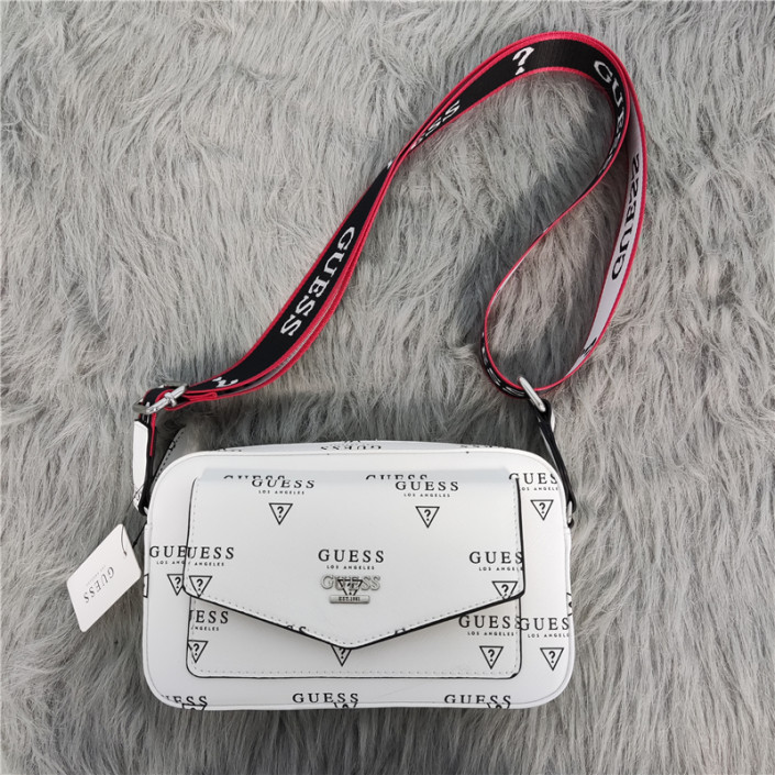Сумка Guess