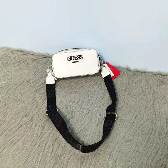 Сумка Guess